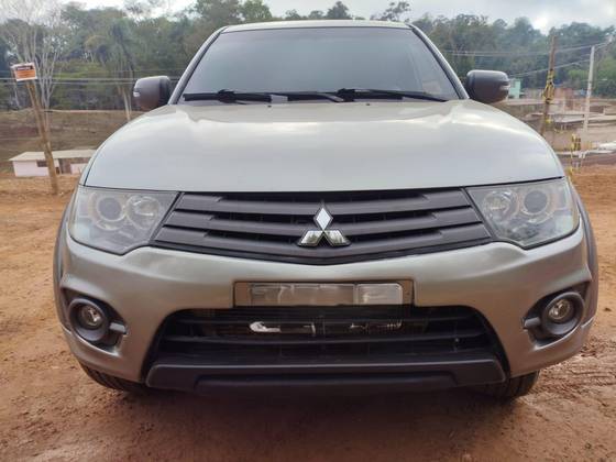 MITSUBISHI L200 OUTDOOR 3.2 4X4 CD 16V TURBO INTERCOOLER DIESEL 4P AUTOMÁTICO MITSUBISHI L200 OUTDOOR 3.2 4X4 CD 16V TURBO INTERCOOLER DIESEL 4P AUTOMÁTICO